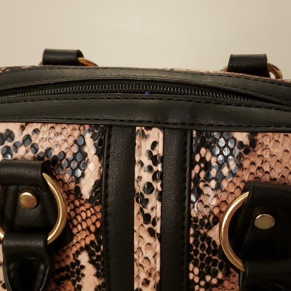 Mini Duffle Imitation Pink Snake Skin - Picture 2 of 9